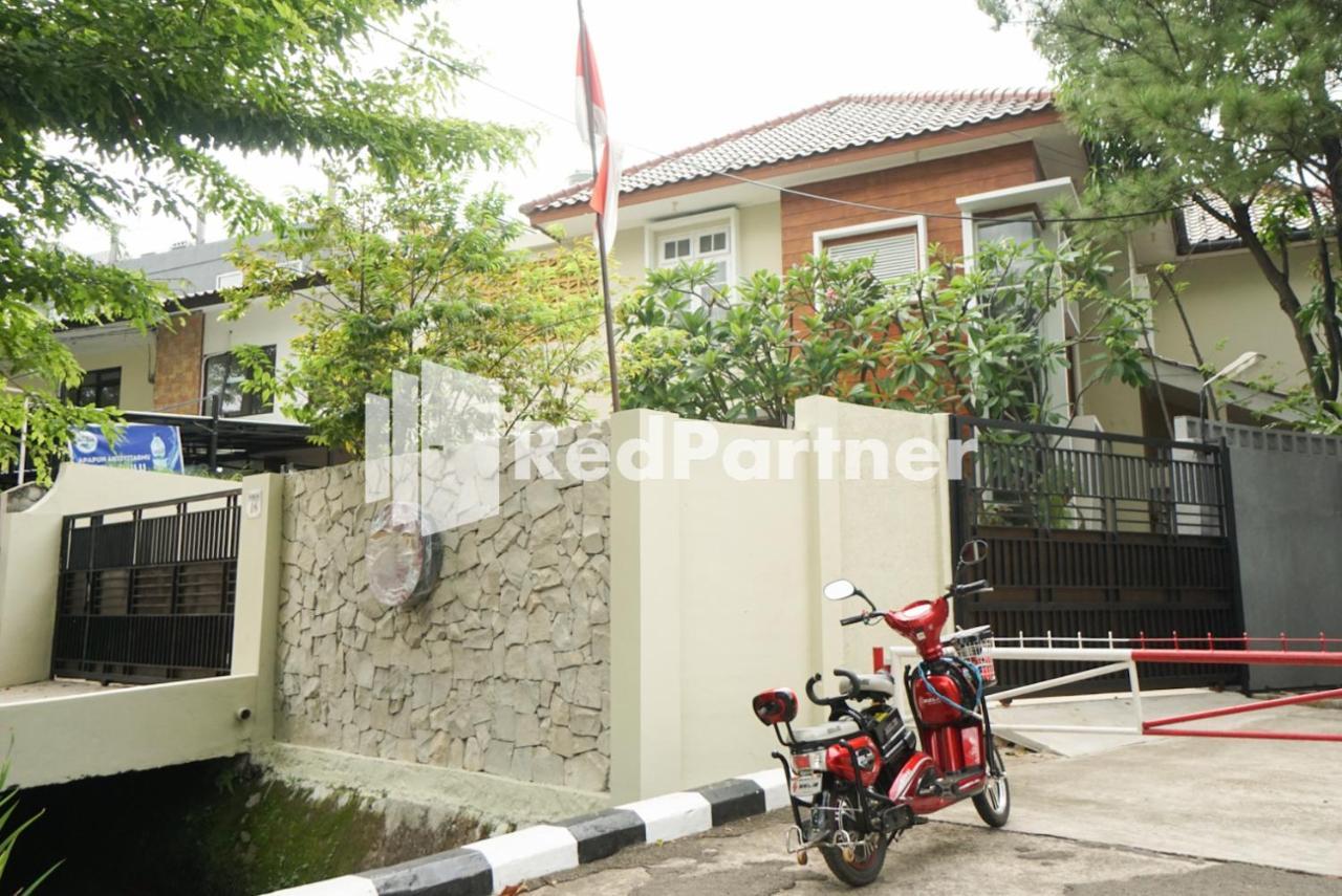 Fazza Syariah Mitra Reddoorz Hotell Jakarta Eksteriør bilde